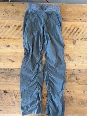Ivivva Women's Slate Gray Track Pants with Heather Waistband